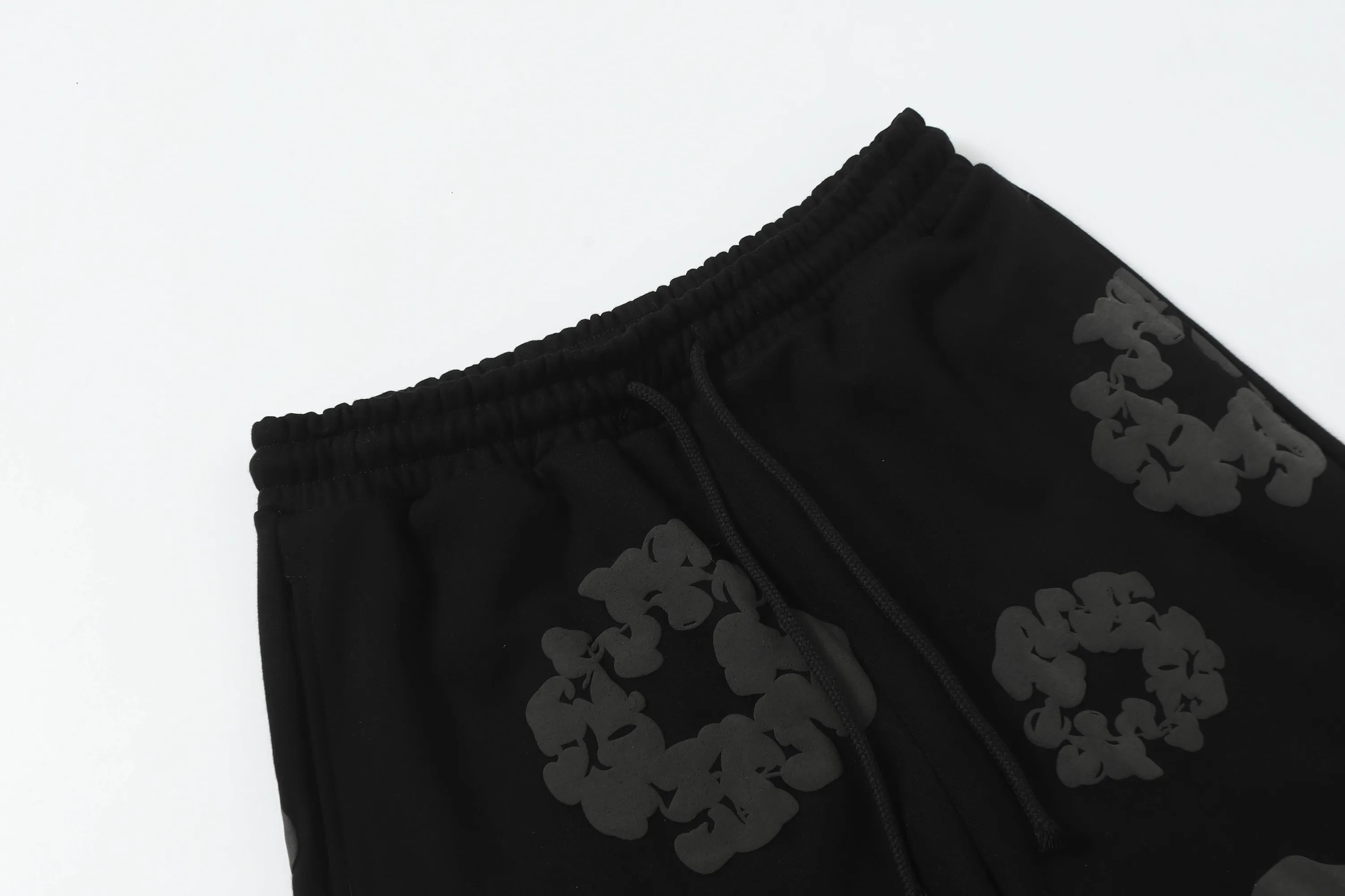 DENIM TEARS kapok new shorts Style number: 237P150 Color: black and gray Size: S M L XL